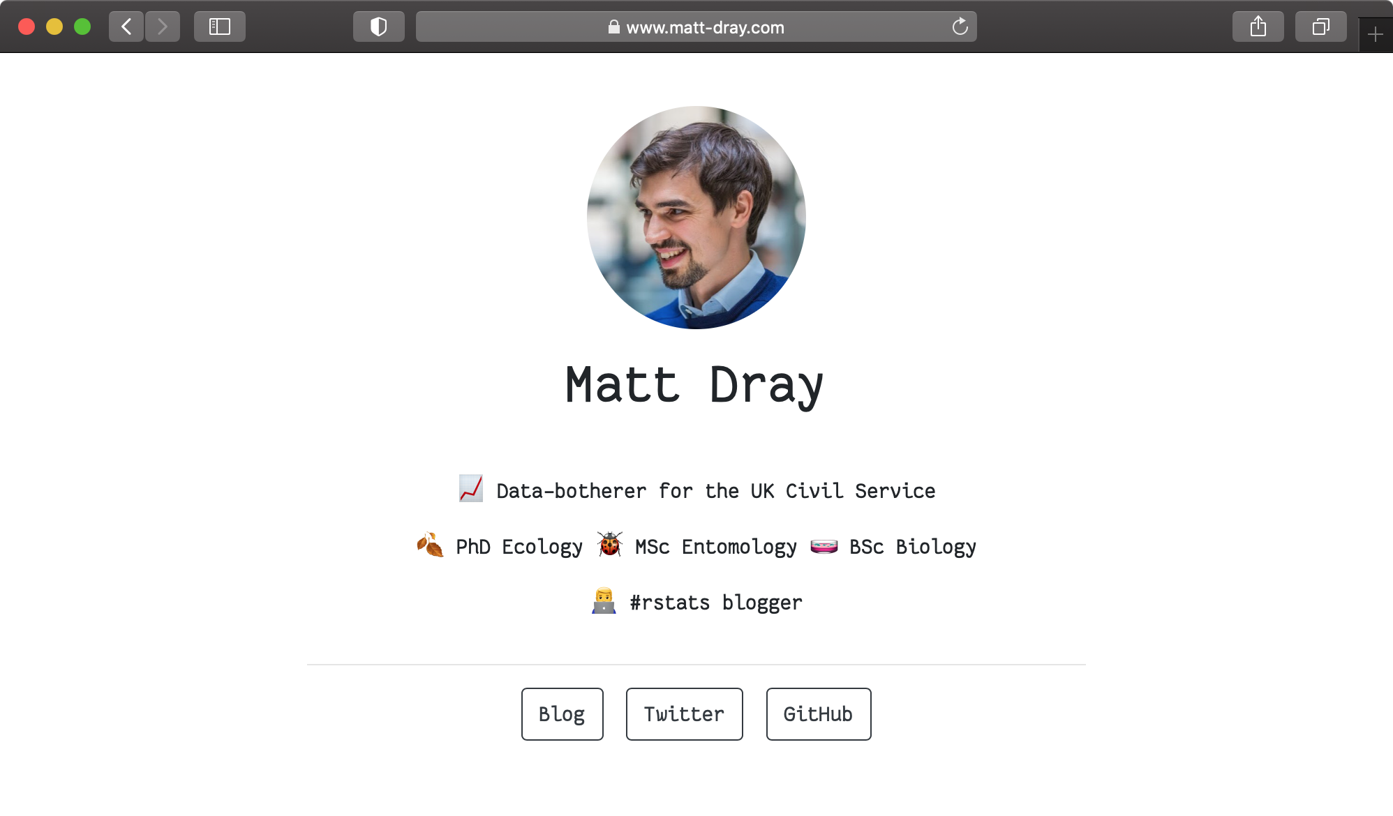 Screenshot of my personal webpage made with the postcards package by Sean Kross, showing a photo, name, short personal bio and buttons to my blog, Twitter and GitHub.